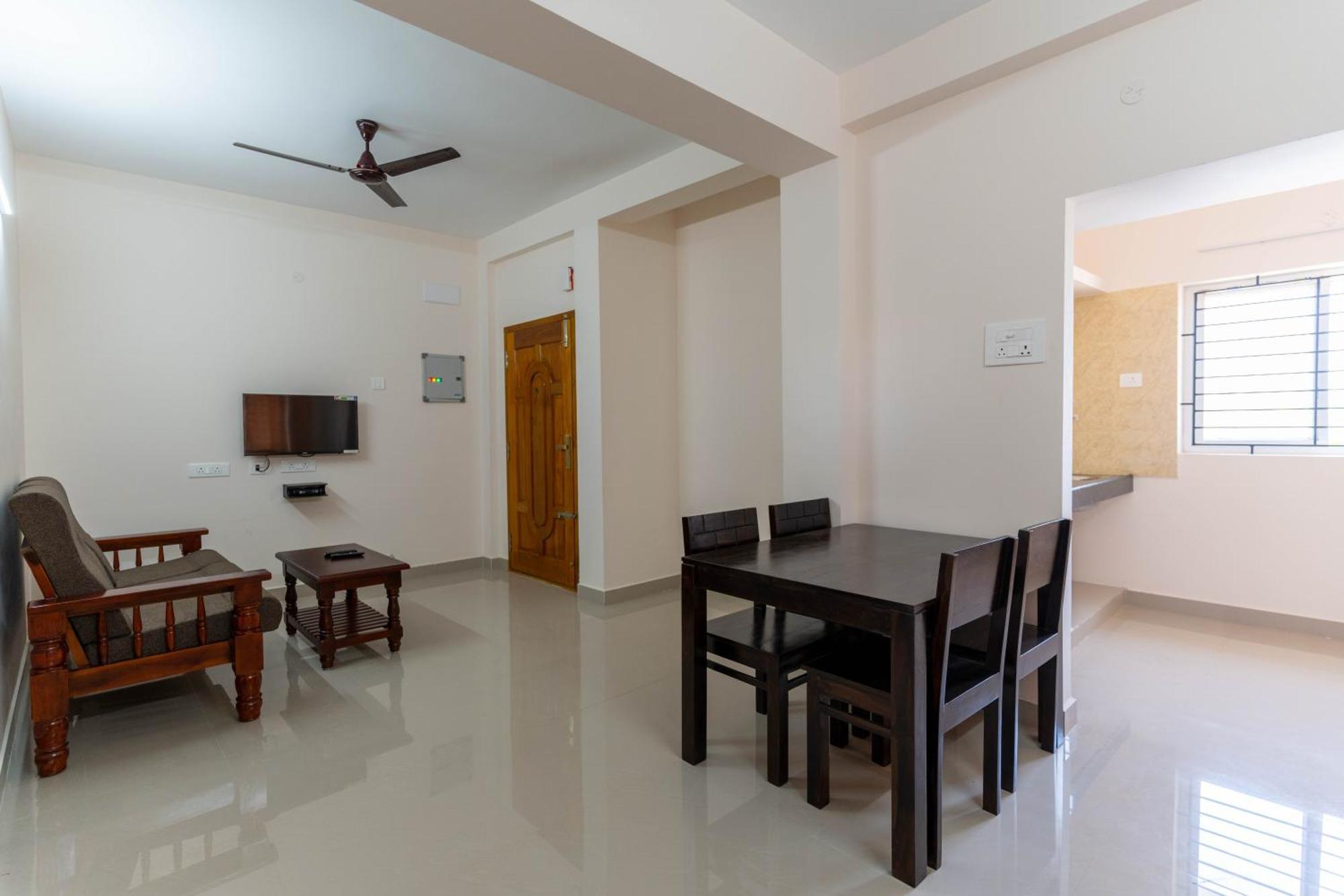 Aishwaryam Service Hotel